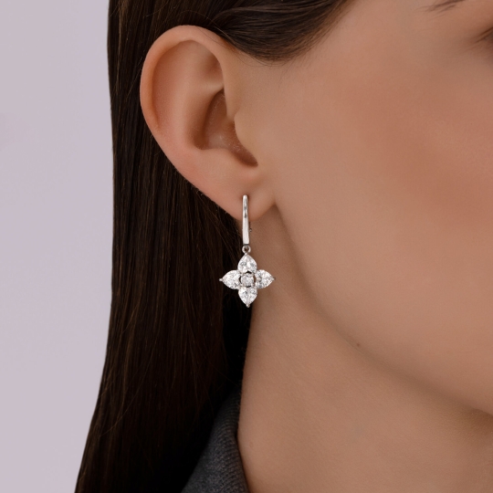 Колье из серебра с фианитами