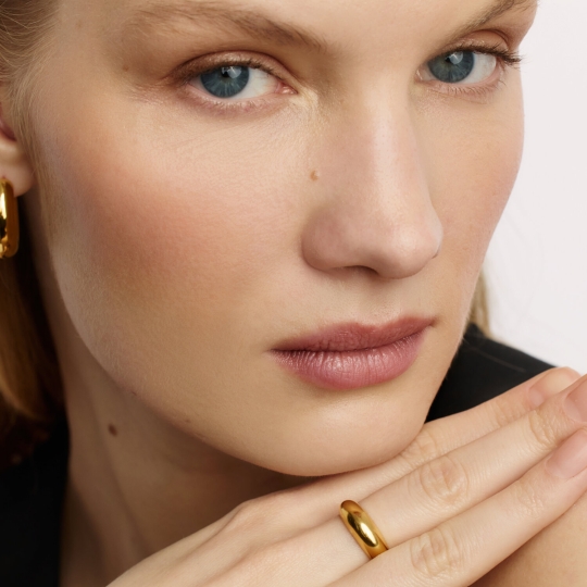 Кольцо из серебра с ювелирным кристаллом