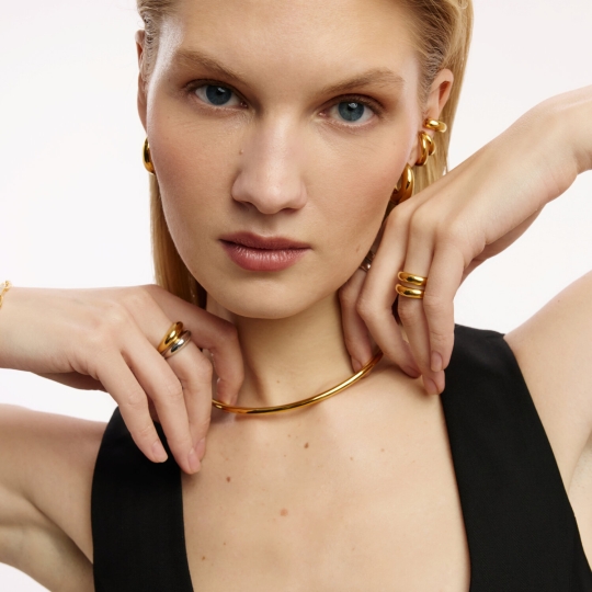 Кольцо из серебра с ювелирным кристаллом