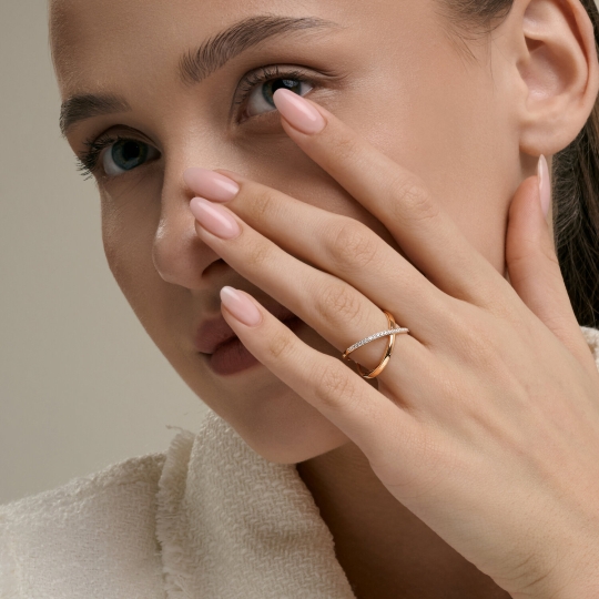 Кольцо из золота с фианитами