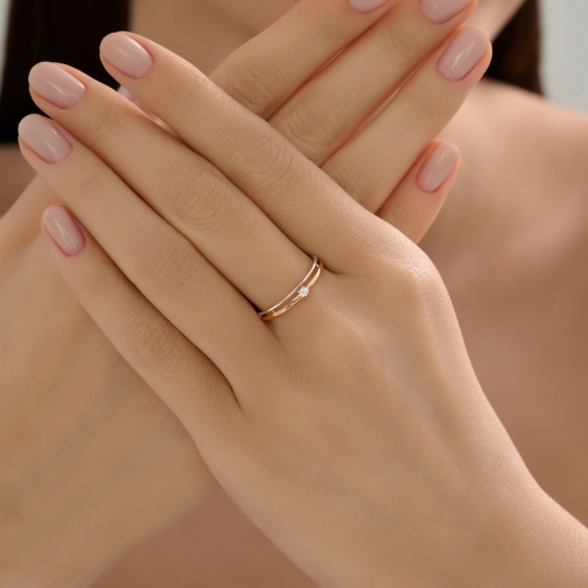 Кольцо из золота с фианитами