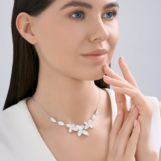 Колье из серебра с фианитами