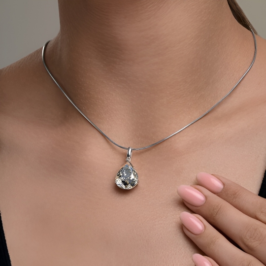 Серьги из серебра с ювелирными кристаллами