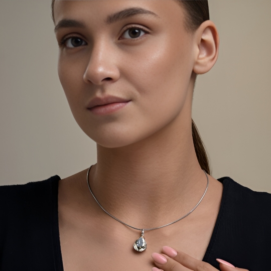 Серьги из серебра с ювелирными кристаллами