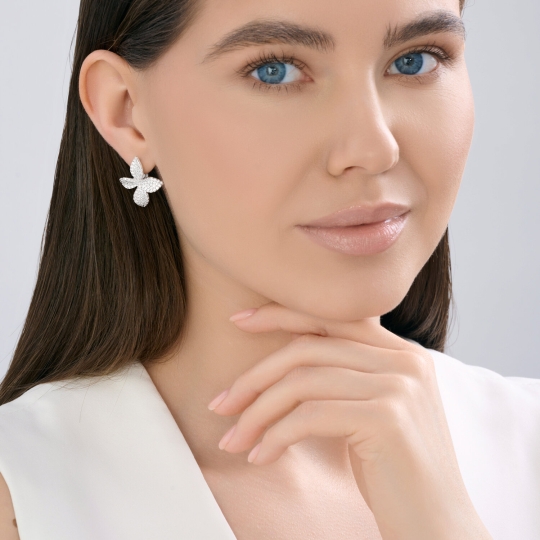 Кольцо из серебра с фианитами