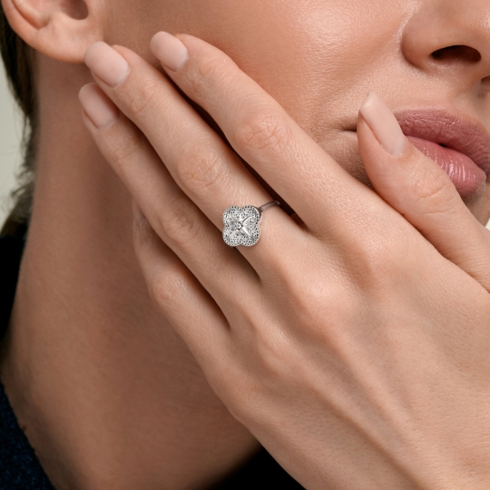 Серьги из серебра с фианитами