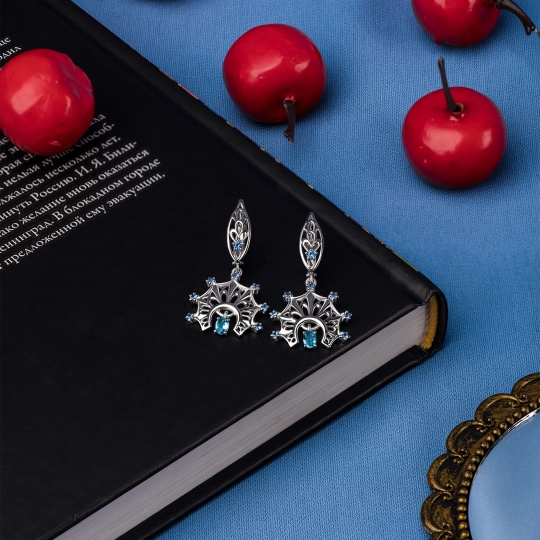 Серьги из серебра с фианитами