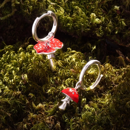 Одиночная серьга из серебра