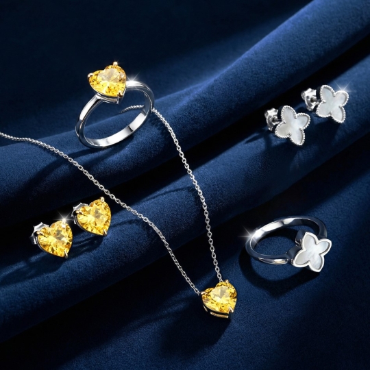 Серьги из серебра с фианитами