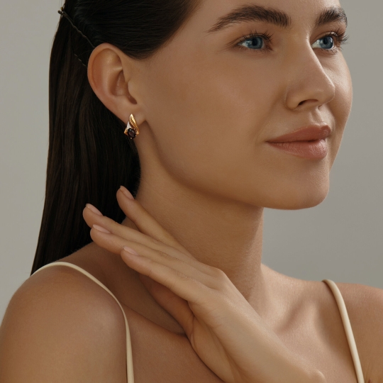 Кольцо из золота с гранатом и фианитами