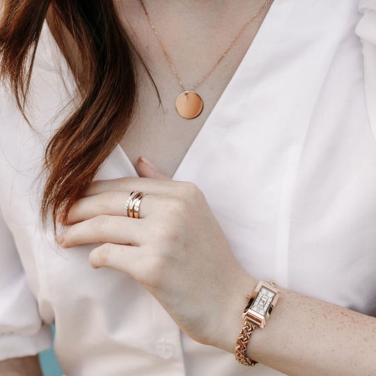 Кольцо из золота с топазом Swiss и фианитами