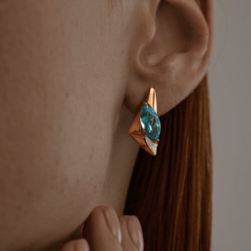 Серьги из золота с бриллиантами и изумрудами