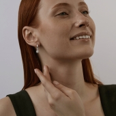 Одиночная серьга из серебра с фианитами
