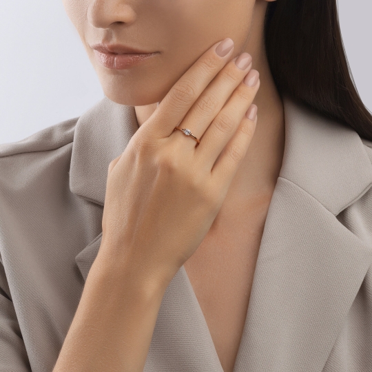 Кольцо из золота с жемчугом и фианитами