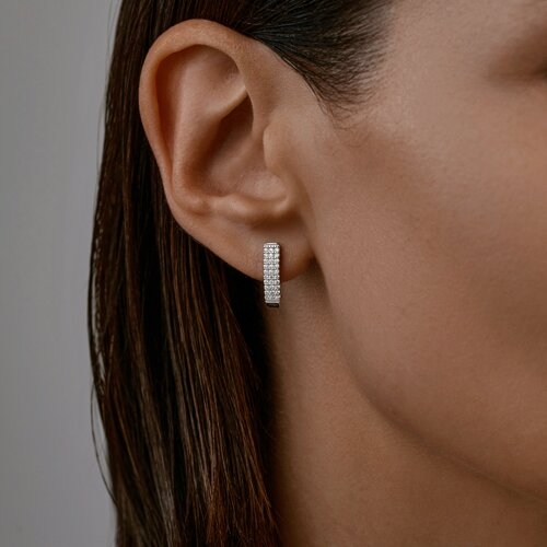 Серьги из серебра с хризолитами и фианитами 