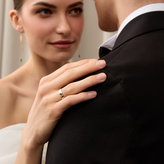 Обручальное кольцо из комбинированного золота