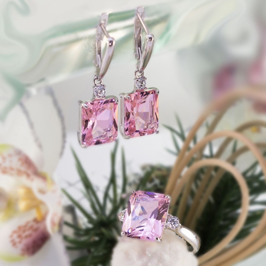 Серьги из серебра с ювелирными кристаллами и фианитами