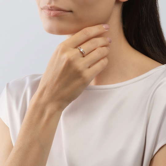 Кольцо из золота с фианитами