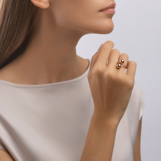 Кольцо из золота с бриллиантами и изумрудом