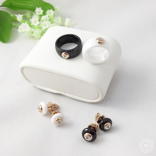 Кольцо из керамики со вставкой из золота и бриллиантом