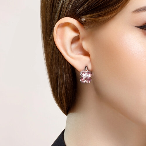 Кольцо из серебра с ювелирным кристаллом