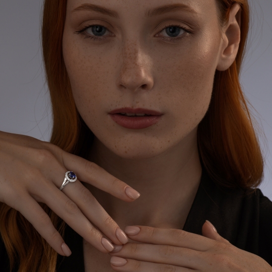 Серьги из серебра с сапфировыми корундами и фианитами