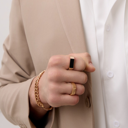 Кольцо из золота с топазом и фианитами