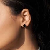 Серьги из золота с ониксами