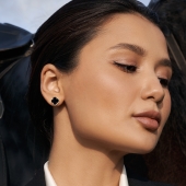 Серьги из золота с ониксами