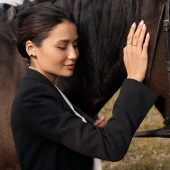 Серьги из золота с ониксами