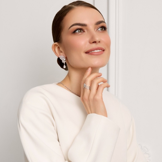 Кольцо из серебра с фианитами