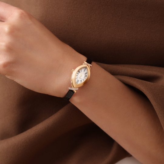 Женские серебряные часы с золотым безелем