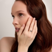 Кольцо из золота с фианитами