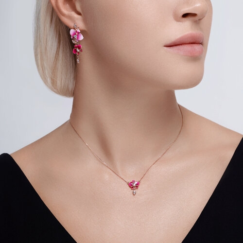 Одиночная серьга из серебра с чернением Одиночная серьга из серебра с чернением