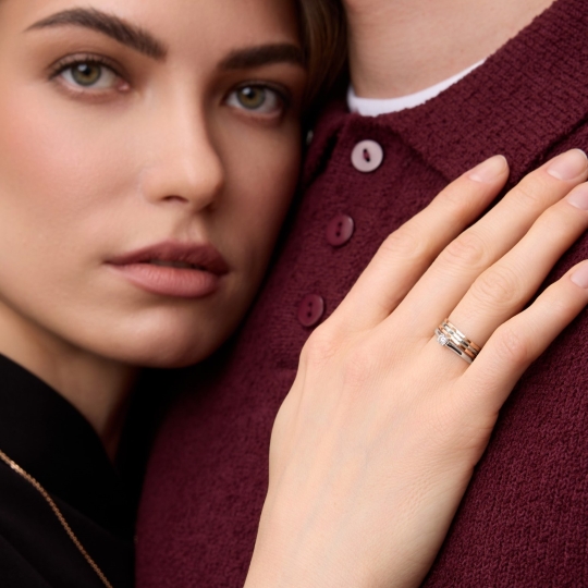 Кольцо из белого золота с бриллиантом